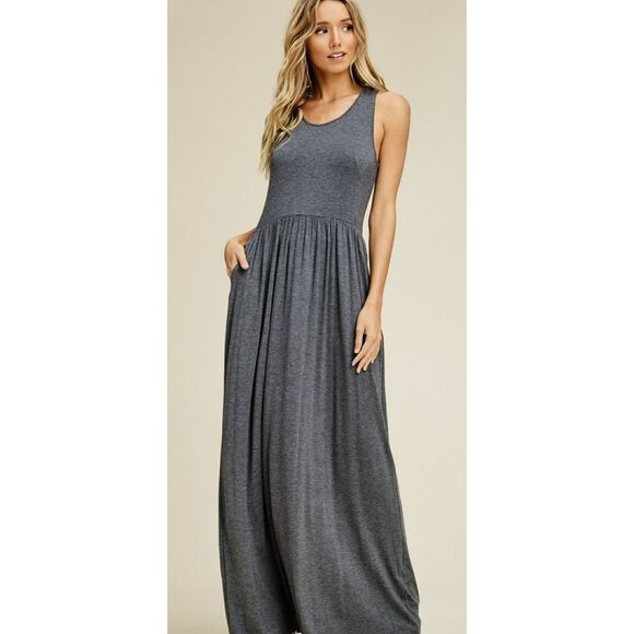 Dresses & Skirts - 𝅺🌸 Sleeveless Maxi Dress🌸